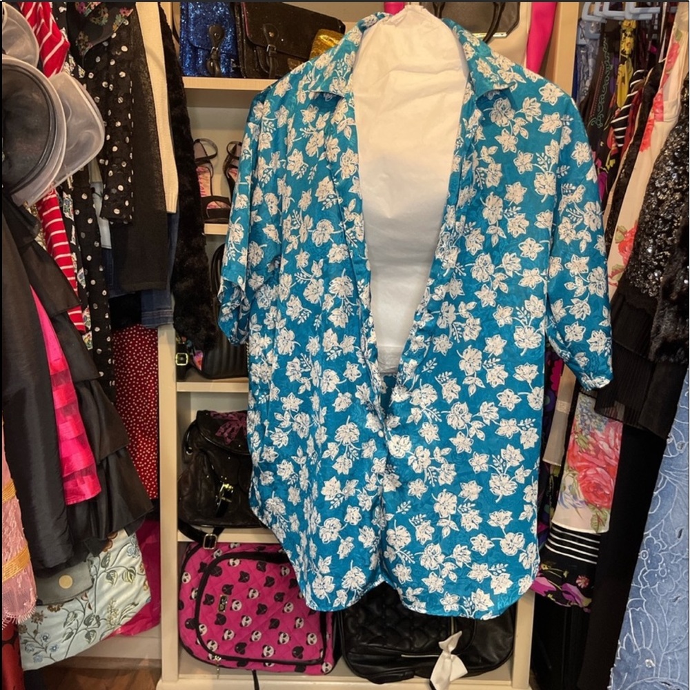 Vintage Gold Label Floral Robe